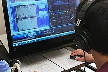 患者さんの聴力に合わせた音響療法用のCD作成